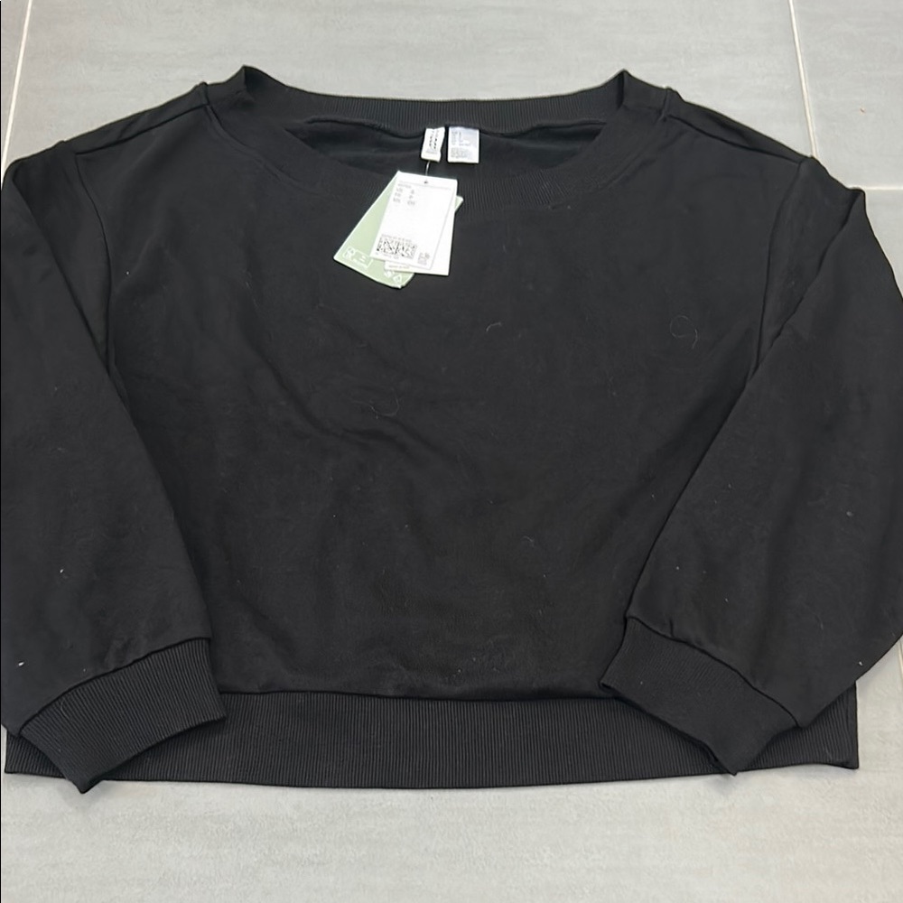 Black Sweatshirt with wide neck